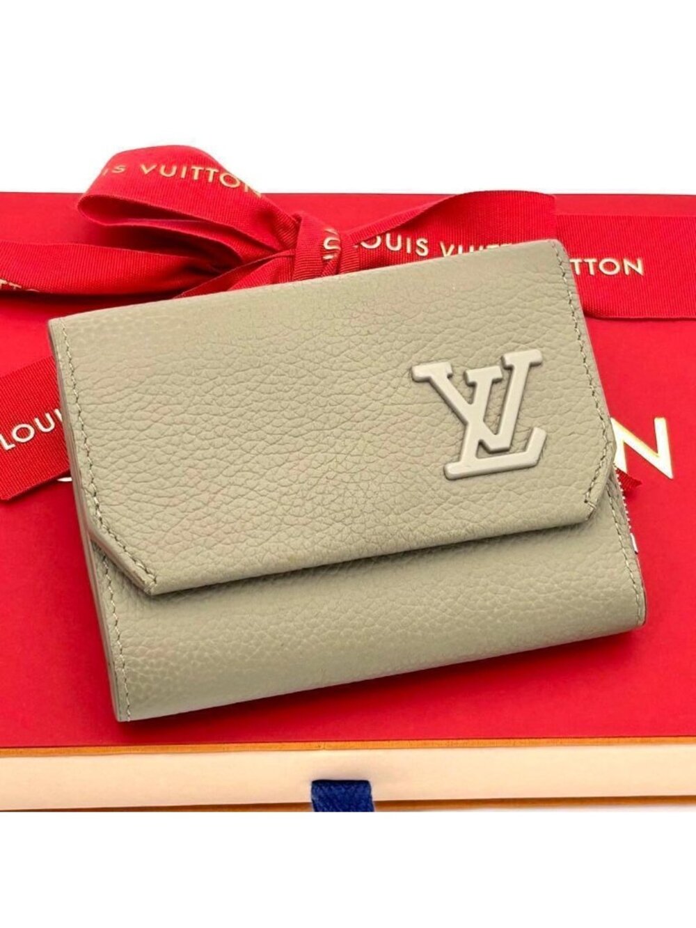 Louis Vuitton Wallet Aerogram Portefeuille Pilot Green